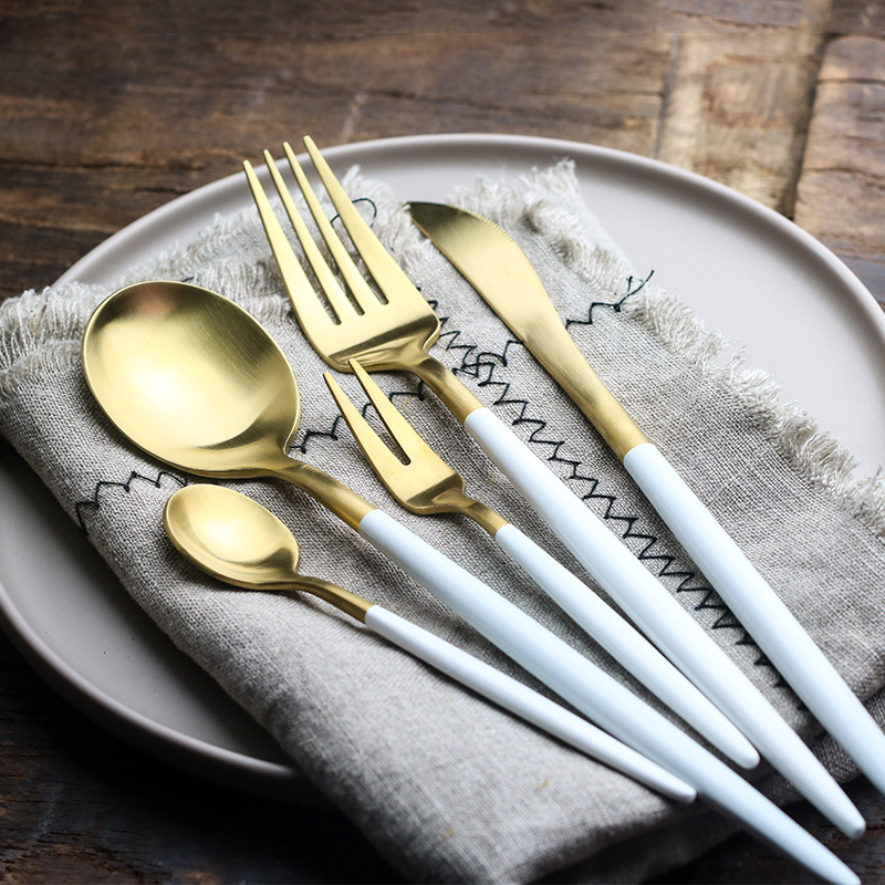 The popular Portuguese 304 stainless steel knife, fork and spoon set, platinum Western tableware, steak knife and fork, fruit coffee spoon full figure