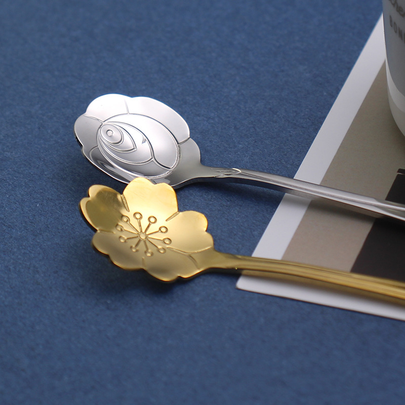 Wholesale Japanese creative cherry blossom stainless steel coffee spoons, flower-shaped mixing spoons, titanium gold spoons, ice cream spoons as gifts Specification drawing
