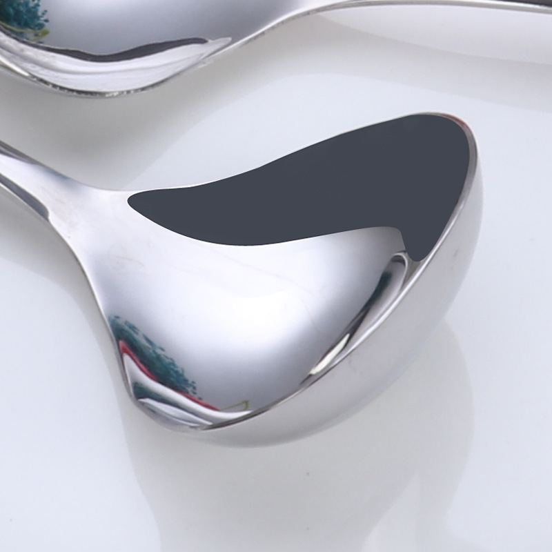 Lingjia 304 stainless steel kitchenware hot pot spoons, creative heart-shaped cooking large soup spoons, thickened kitchen public spoons Application Scenario