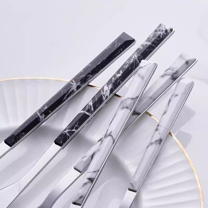 Nordic marble-patterned stainless steel Western cuisine knife, fork and spoon set, home steak knife and fork, hotel Western cuisine knife and fork Application Scenario