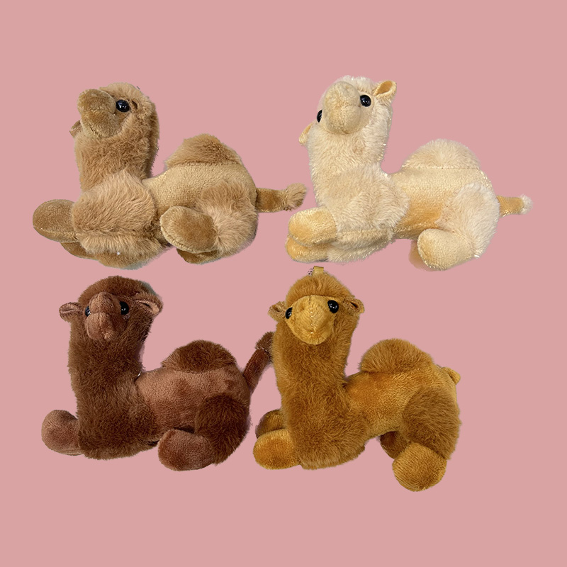 坐版骆驼沙漠骆驼文创毛绒玩具纪念品骆驼创意玩偶卡通周边挂件毛绒公仔挂件钥匙扣布偶挂件可爱装饰礼物夹娃娃机厂家直销