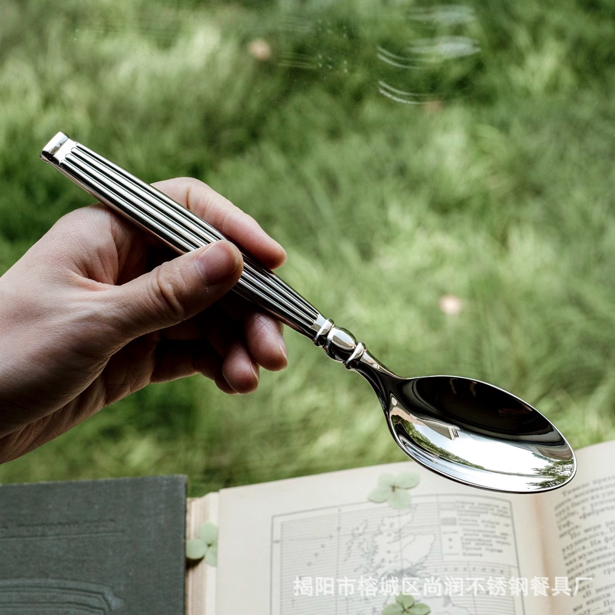 304 stainless steel steak knife, fork and spoon, high-end Western restaurant, five-star hotel Western tableware, retro Roman Columns Application Scenario