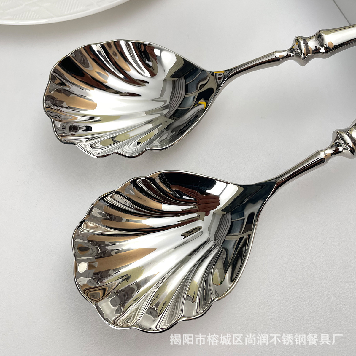 304 stainless steel restaurant public spoons, large spoons for serving dishes and soup, heavy public dining spoons, hotel public spoons, shell spoons details Picture