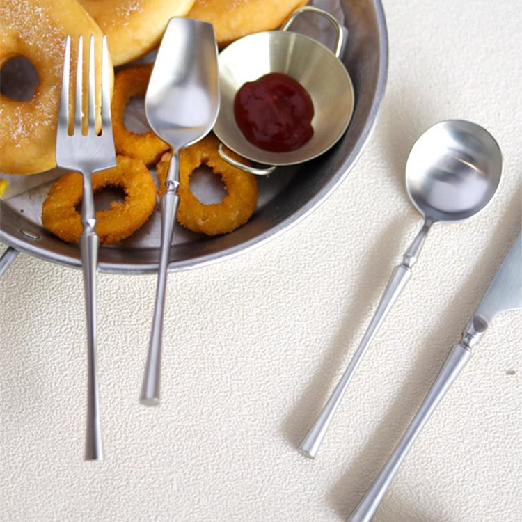 Four-piece set of Western cuisine knife, fork and spoon tableware, 304 stainless steel steak knife and fork, household European luxurious matte dessert fork Application Scenario