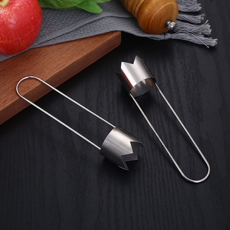 Stainless steel core remover, household fruit core extractor, kitchenware, essential core remover for removing cores from green peppers, apples and pears Application Scenario