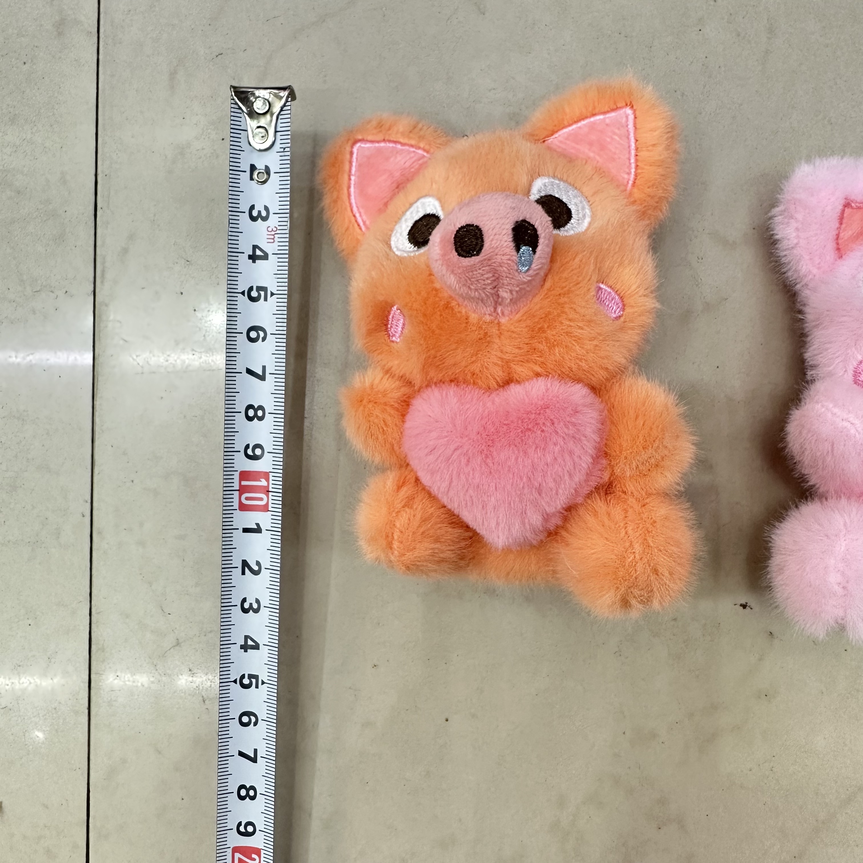 Hug pig plush toy, male piglet sitting half pig, creative doll, cartoon peripheral pendant, plush doll pendant, keychain, cloth doll pendant, cute decoration gift, claw machine factory direct sales details Picture
