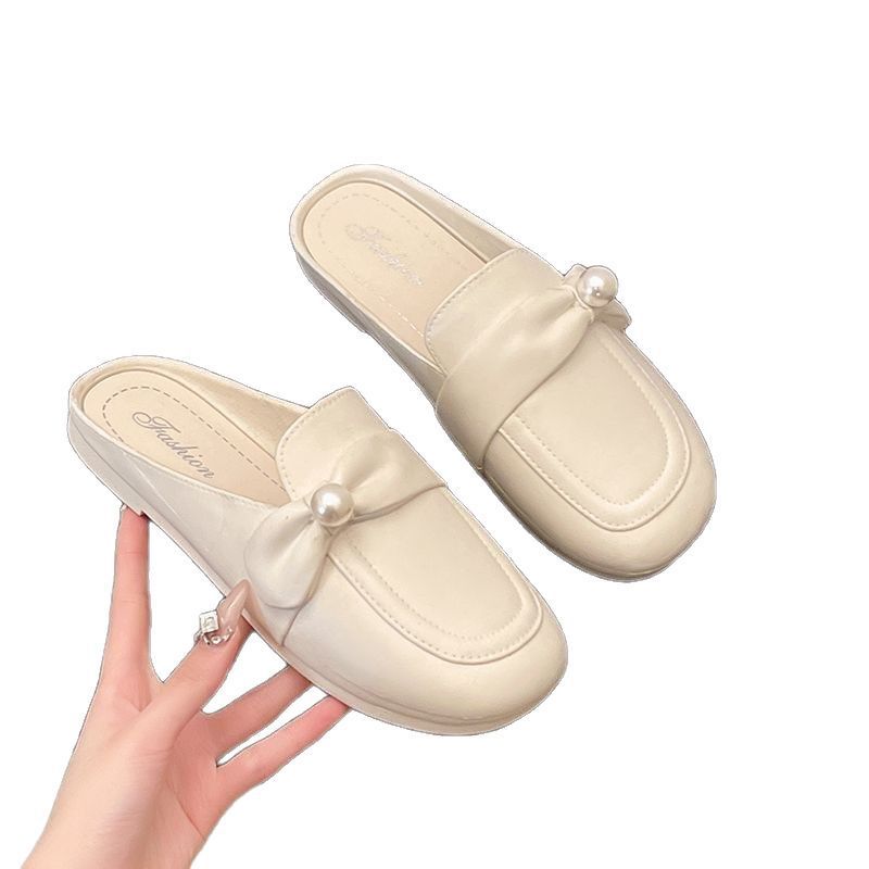 Round-toed semi-versatile red Korean women's flat bottom pearl women's flat spring sandals with a comfortable toe cap wholesale website new style shoes 404 Item Picture