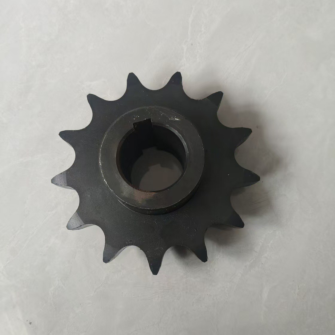1.5-inch 13-tooth double-stage sprocket idler tensioning sprocket with single and double bearing inert sprocket chain tensioning gear Application Scenario