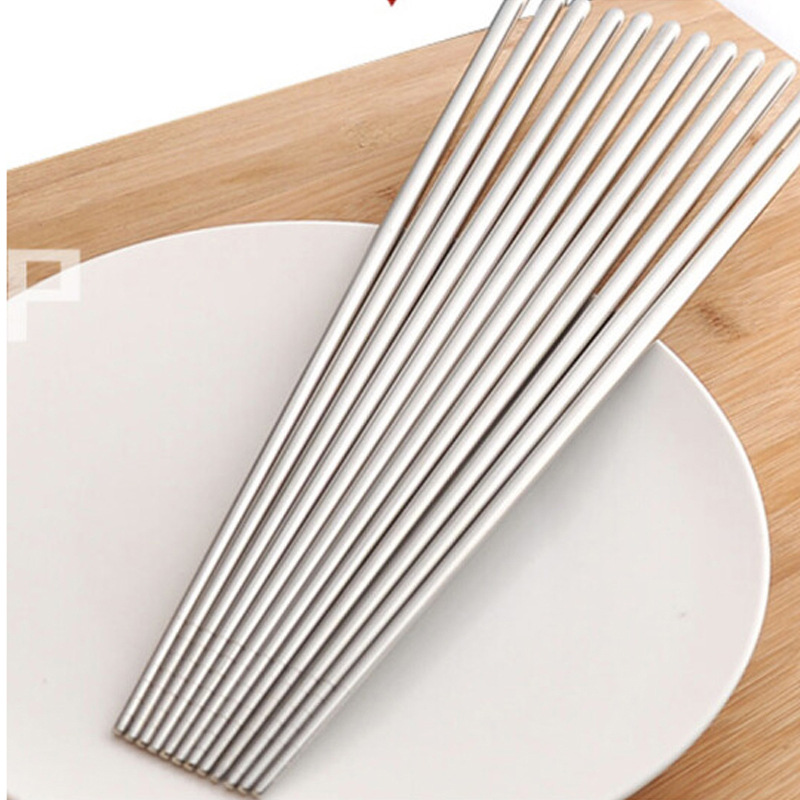 304 stainless steel long chopsticks, deep-frying chopsticks, kitchen household hot pot noodles chopsticks, heat-resistant 36cm extended chopsticks Application Scenario
