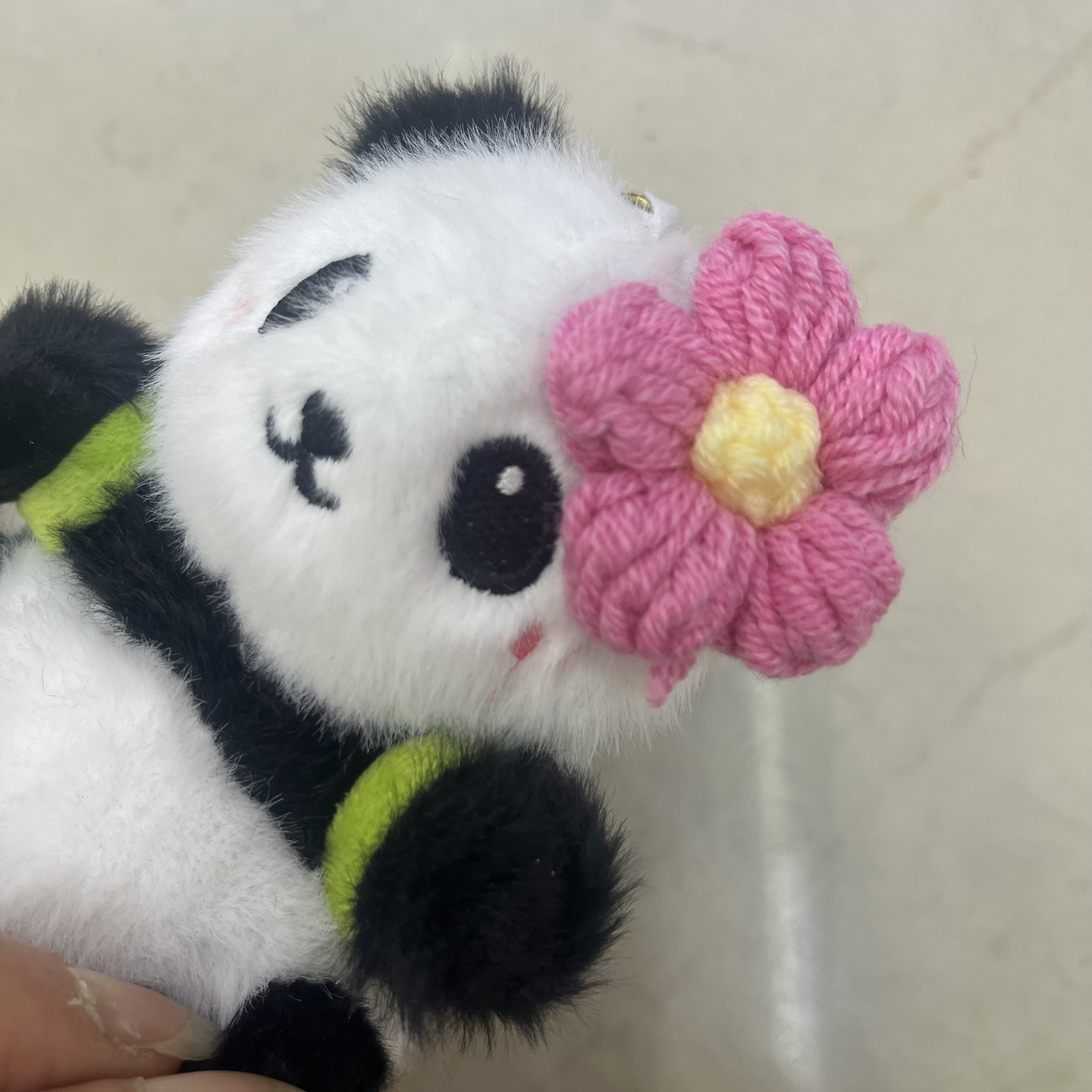 Panda Chengdu Panda Cultural and Creative plush toys, creative dolls, cartoon accessories, plush figurines, keychains, cloth dolls, cute decorations, gifts, claw machine factory direct sales Application Scenario