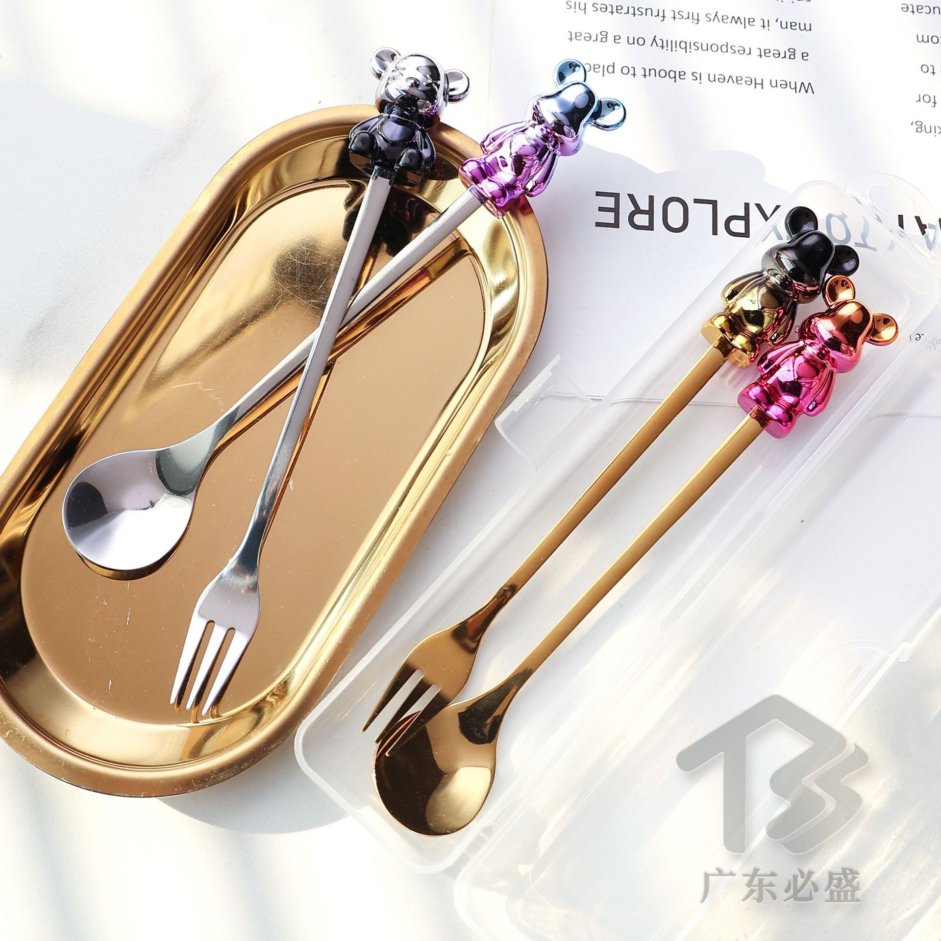 High appearance level bear spoon, cartoon stainless steel fruit fork, colorful space rabbit, fluid bear New Year tableware set Specification drawing