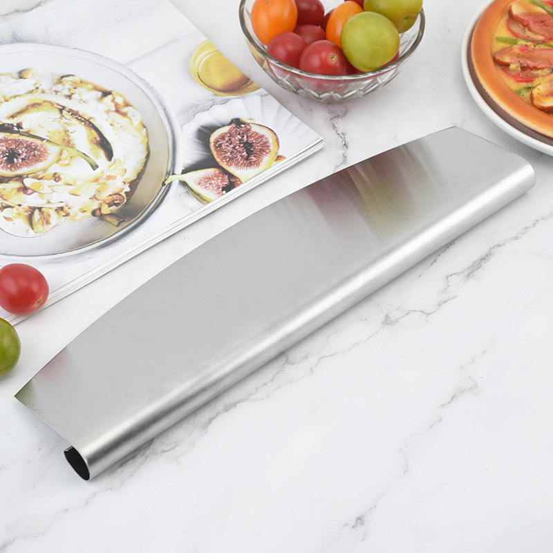 Wholesale 304 stainless steel pizza cutter, household nougat snowflake pastry cutter, kitchen baking flour cutter with sleeve Application Scenario