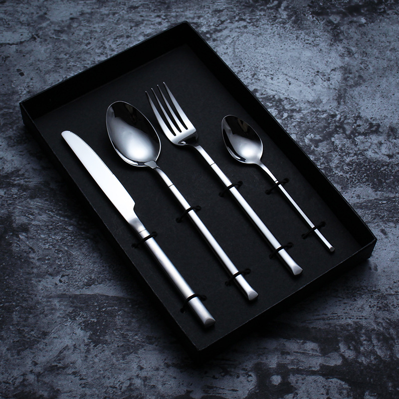 Cross-border Internet celebrity Portuguese 304 stainless steel knife, fork and spoon set, heavy Western tableware, steak knife and fork manufacturer Application Scenario