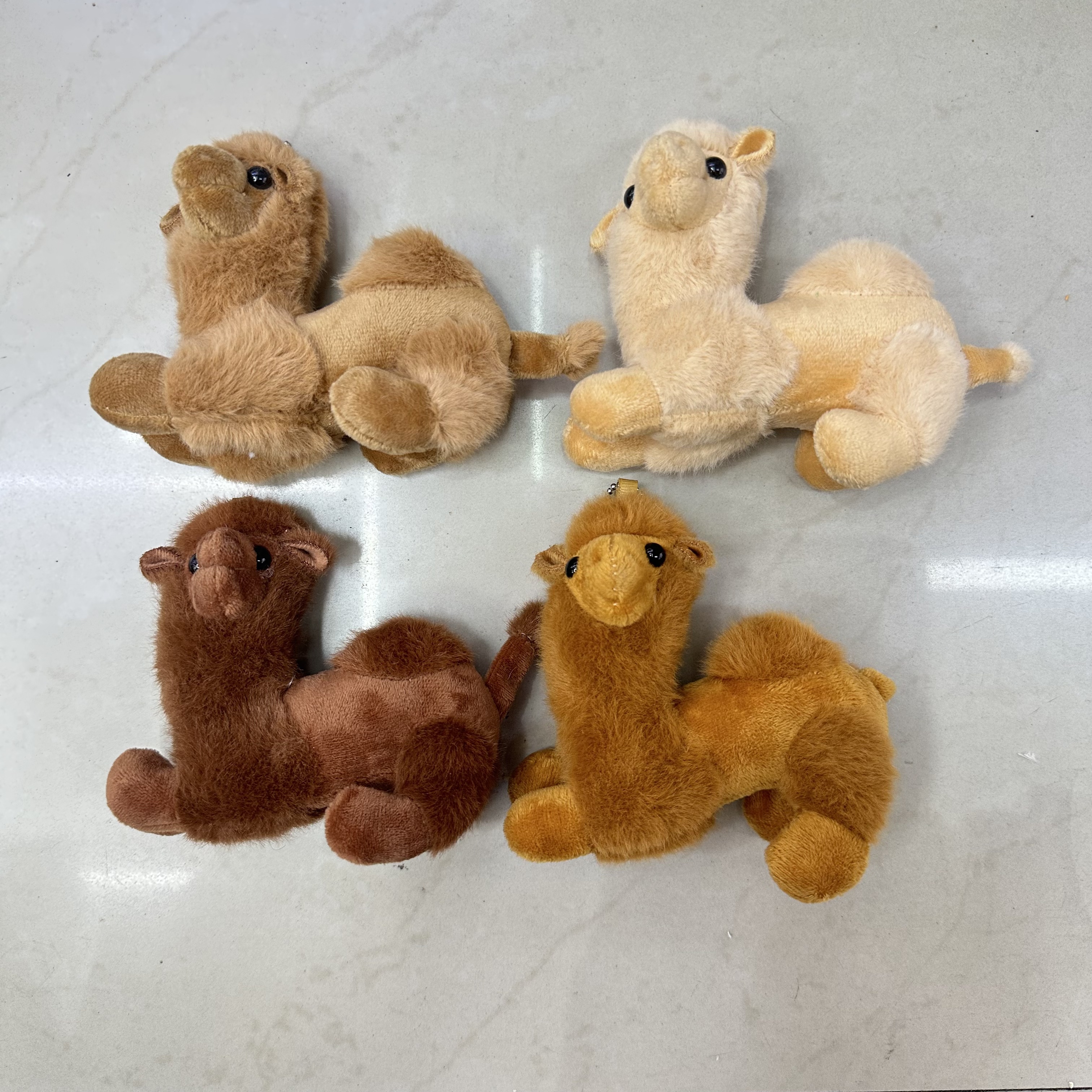 坐版骆驼沙漠骆驼文创毛绒玩具纪念品骆驼创意玩偶卡通周边挂件毛绒公仔挂件钥匙扣布偶挂件可爱装饰礼物夹娃娃机厂家直销详情5