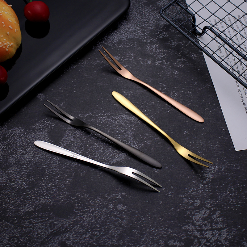 Factory wholesale 304 stainless steel fruit forks, creative titanium-coated fruit sticks, mooncake, cake and dessert forks, Logo full figure