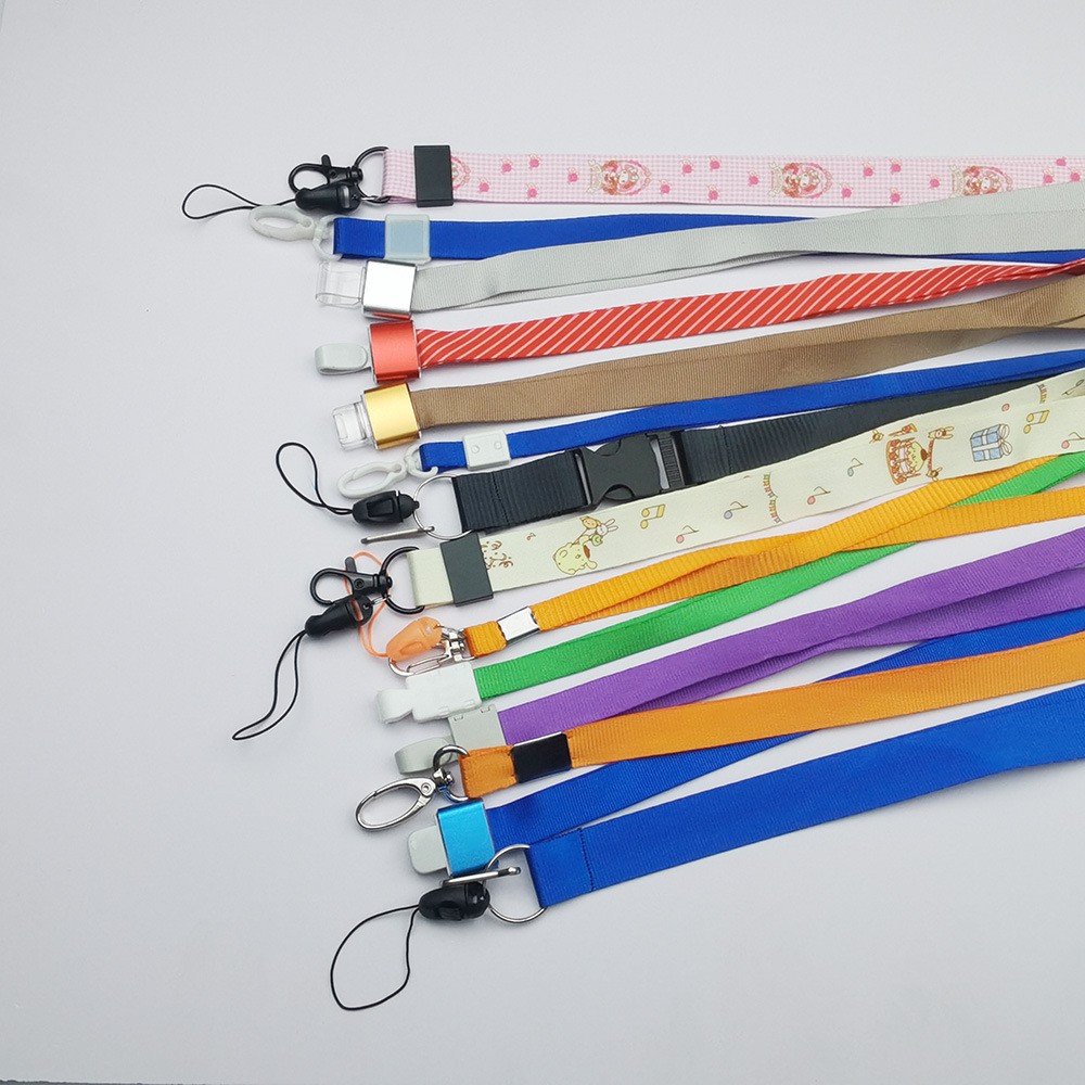 Factory wholesale available: Heat transfer printed mobile phone lanyards, pull-up clasps, ID lanyards, telescopic clasps, name tag lanyards, and logo printing Application Scenario