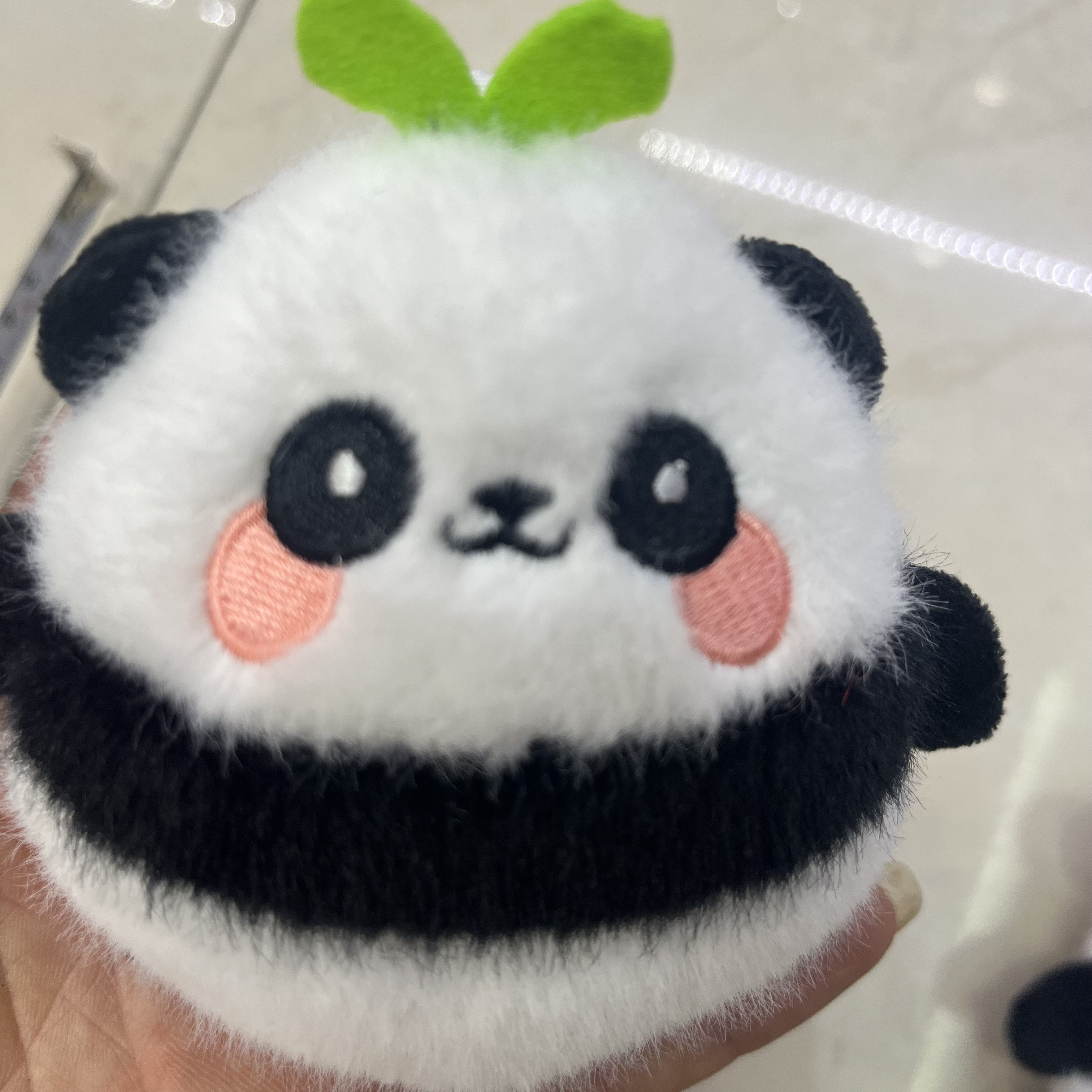 Blush redondo panda peluche souvenir chengdu panda muñeca creativa colgante alrededor de la caricatura colgante de peluche llavero muppet colgante adorable decoración clip de regalo máquina de muñeca fábrica venta directa Specification image
