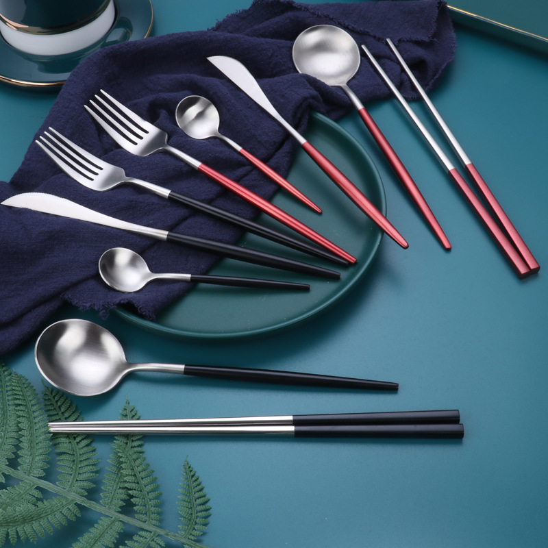 Wholesale of cross-border popular Portuguese 304 stainless steel tableware for hotels, restaurants, Western cuisine, steaks, knives, forks and spoons full figure