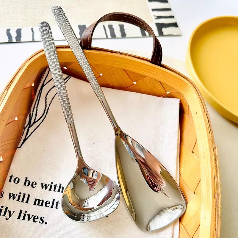 304 stainless steel hammer-patterned spoon, deepened hammer-patterned serving spoon, public spoon, household stir-frying spatula, restaurant kitchenware, hot pot spoon full figure