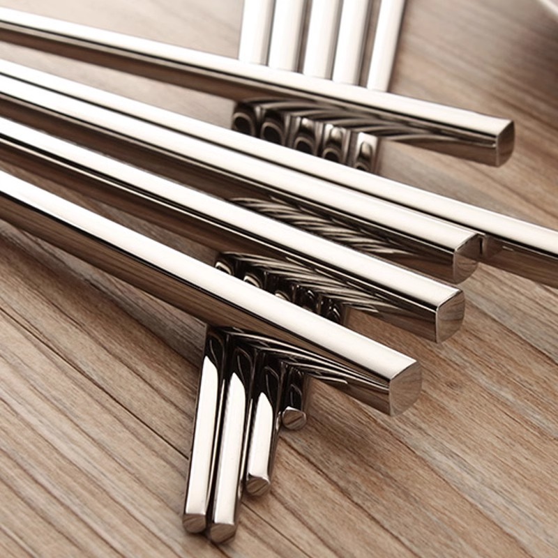 Food-grade 304 stainless steel chopsticks, children's square chopsticks, adult chopsticks, anti-slip and heat-resistant, household chopsticks, restaurant Application Scenario