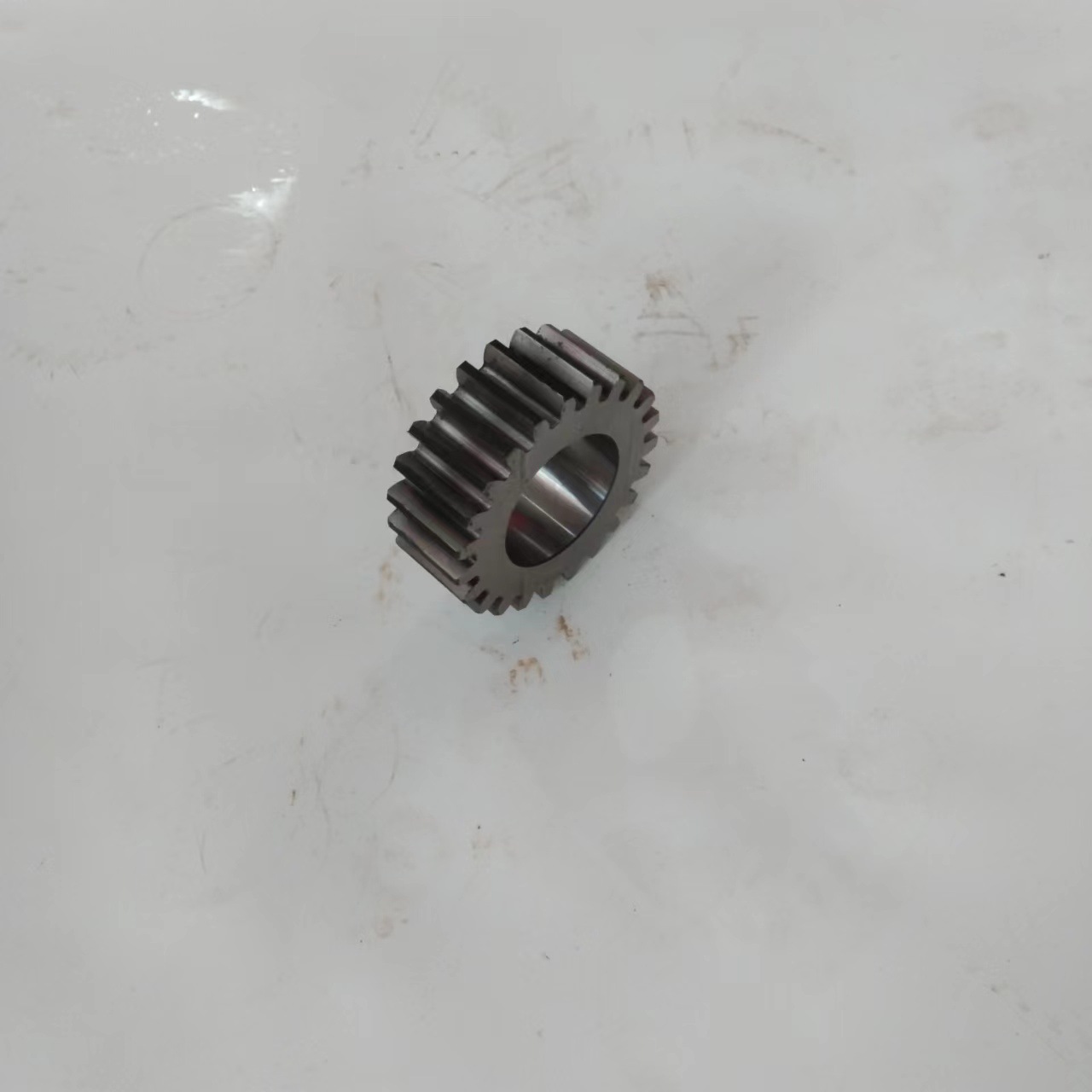 The manufacturer supplies 45 # steel large-module gears, non-standard hard-toothed surface spur gears, ground transmission gears and cylindrical gears Application Scenario