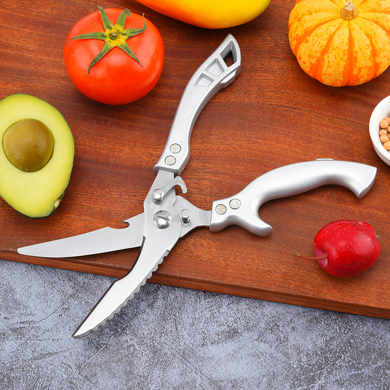 Stainless steel household kitchen scissors, multi-functional fish-killing scissors, strong bone chicken bone scissors, automatic rebound food scissors Application Scenario