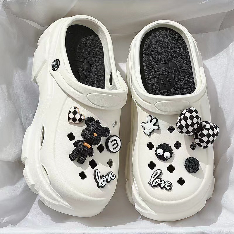 Wholesale women's new summer outerwear crocs, anti-slip thick-soled flip-top half-slipper 253 full figure