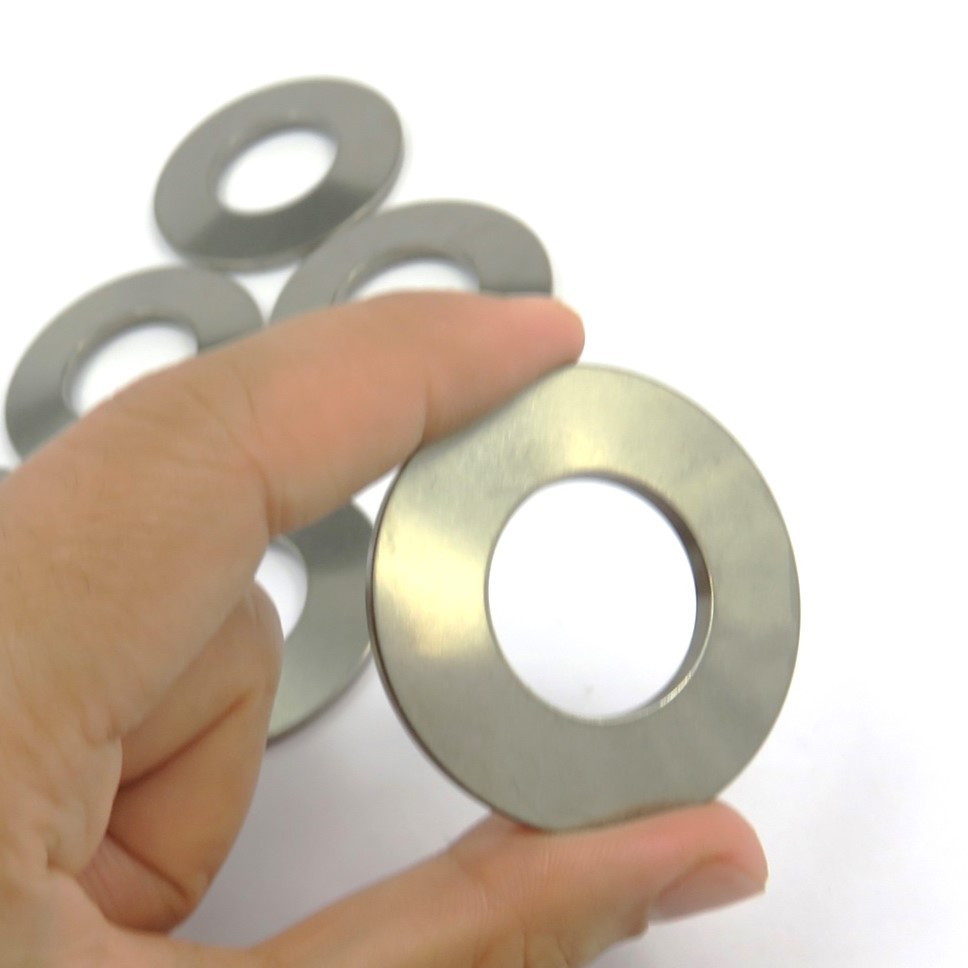 DIN2093 disc spring: The disc spring is made of corrosion-resistant and high-temperature resistant stainless steel, imported quality, direct delivery from the manufacturer Application Scenario