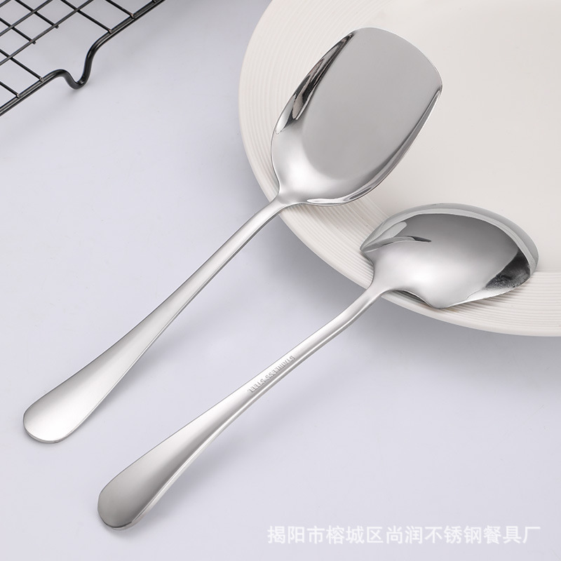 Hotel public spoons, thickened stainless steel large-sized serving spoons, large restaurant long-handled large serving spoons, cafeteria serving spoons Application Scenario