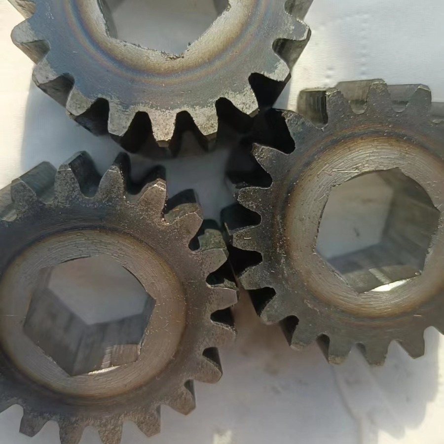 The manufacturer produces 2-mold spur gears with 10 to 120 teeth and thicknesses ranging from 20 to 45 # Specification drawing
