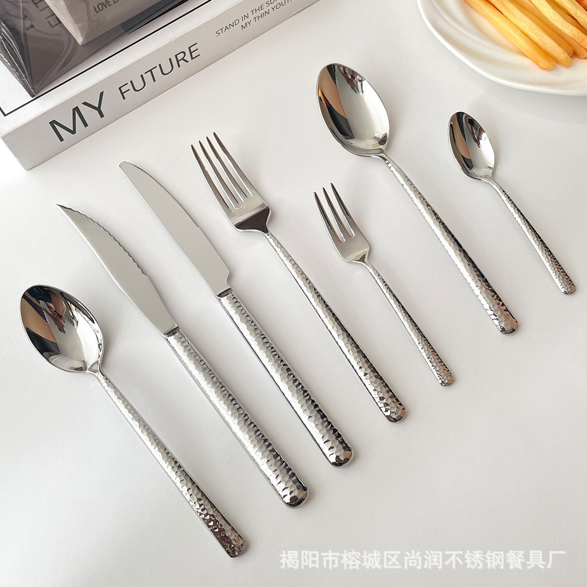 304 stainless steel steak knife and fork, Western restaurant knife, fork and spoon set, high-end hotel tableware, thickened Western tableware details Picture