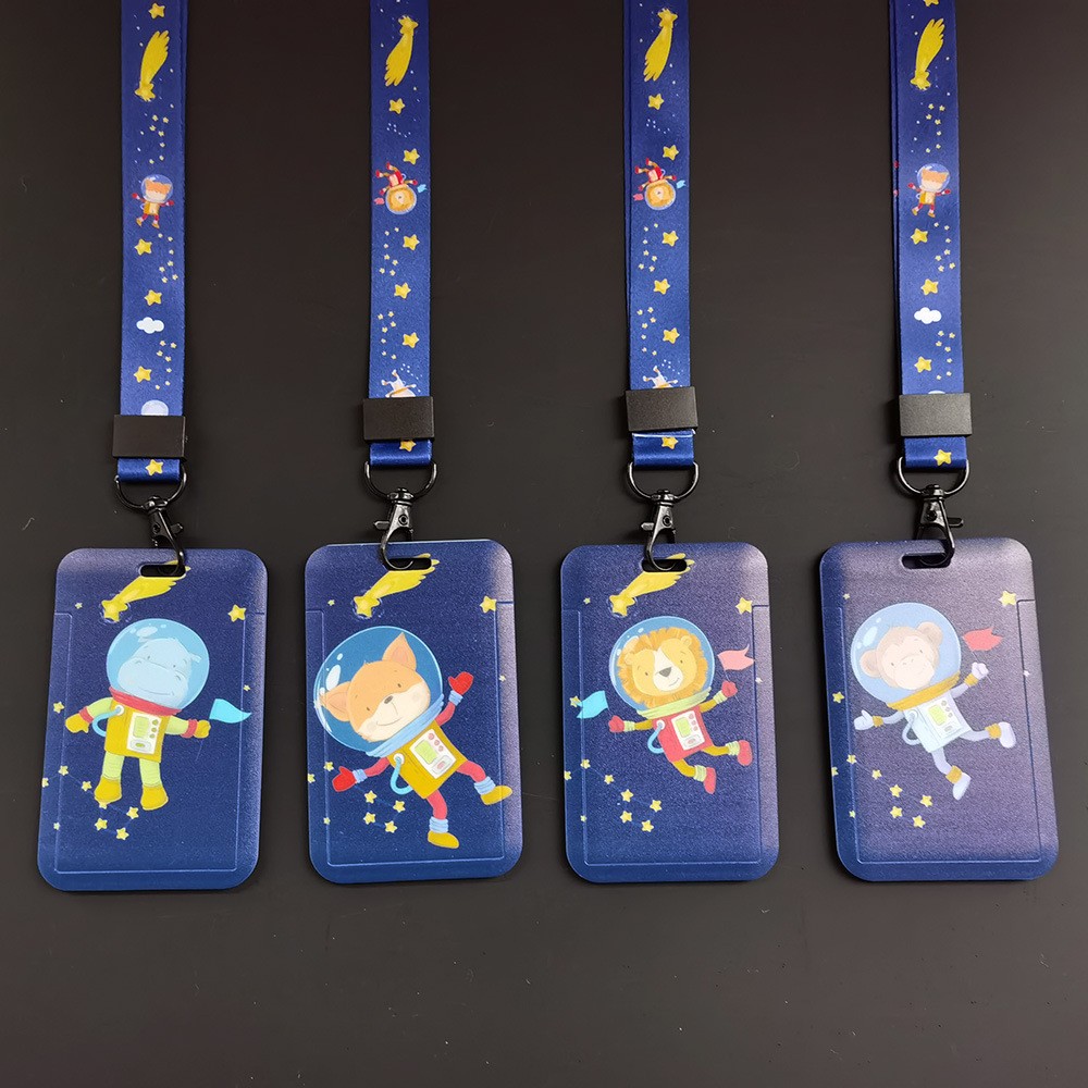 Astronaut card holder, ID card holder, keychain, sliding cover, transparent card holder, double-sided small card, bus card, ID card, student Application Scenario