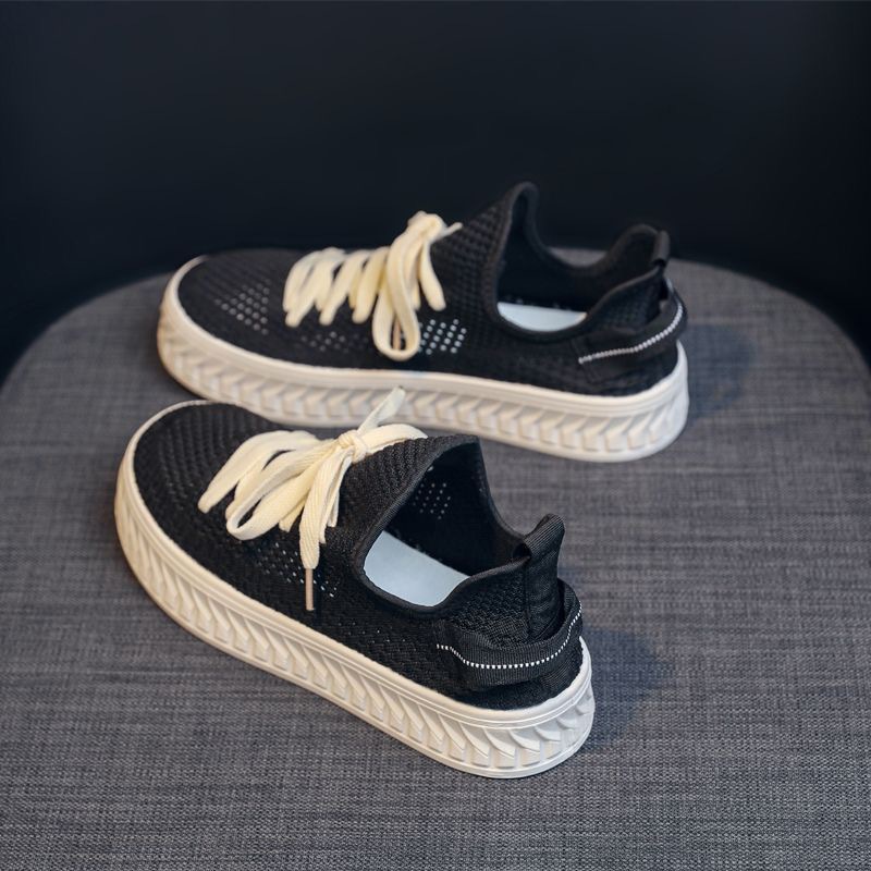 One-piece consignment of new summer flat, perforated women's net shoes, sports and casual shoes, comfortable flat shoes, cross-border export details Picture