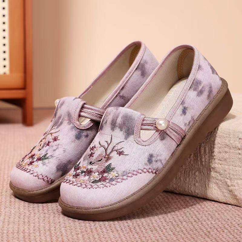 New spring ethnic-style embroidered shoes for women, traditional Beijing cloth shoes, women's Hanfu shoes, and mom's casual shoes details Picture