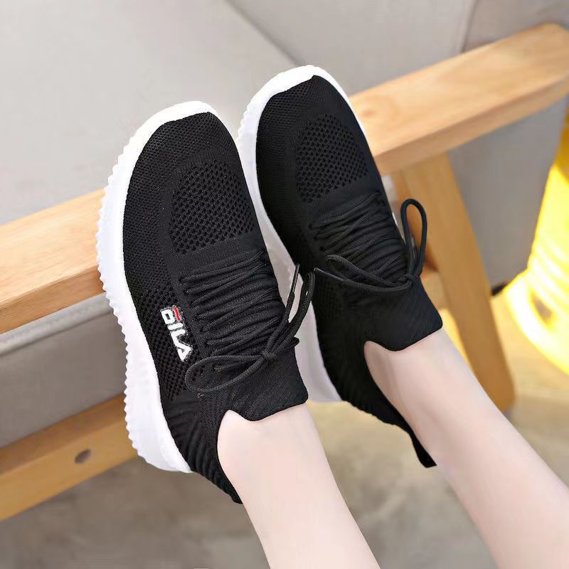The 2020 summer new style of white shoes for women: perforated mesh shoes with breathable mesh surface, casual, fashionable and versatile, suitable for summer running and sports Specification drawing
