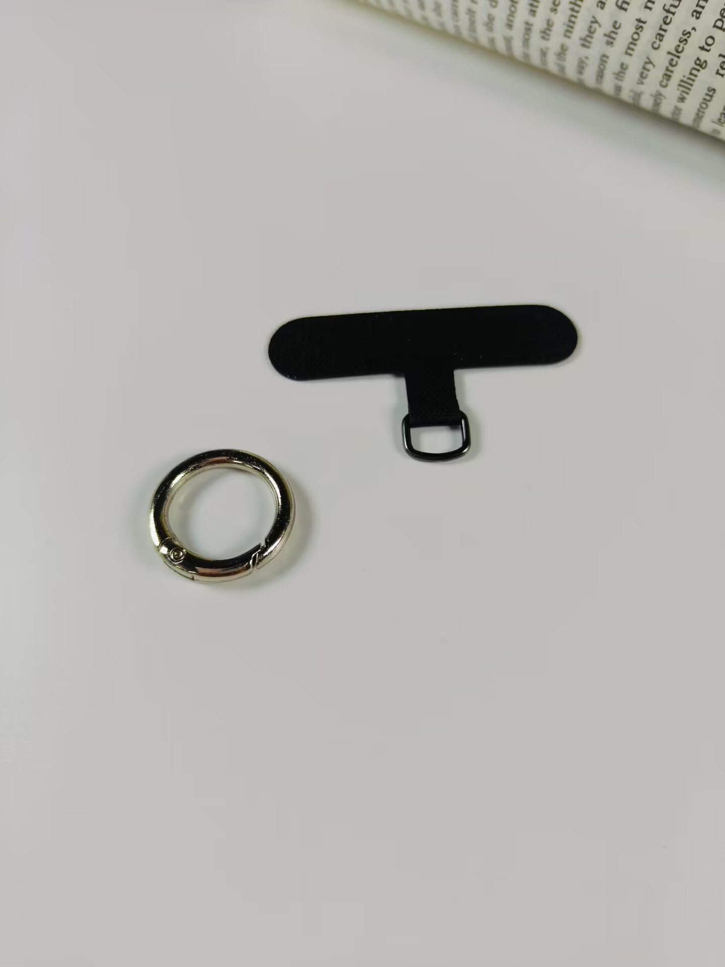 Mobile phone lanyard patch, mobile phone case connection accessory clip, mobile phone lanyard fixing piece, hanging piece, charging port anti-loss universal Specification drawing