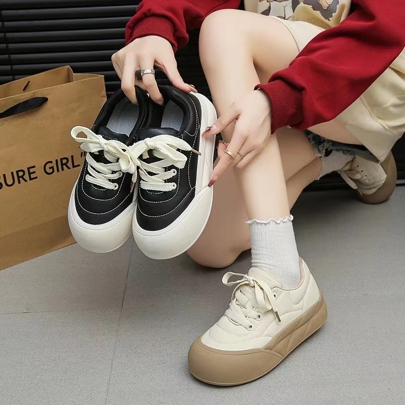 Thick-soled breaded shoes, new autumn/winter 2024, niche, cute and ugly shoes, Instagram women's versatile and fashionable white sneakers, casual shoe trend details Picture