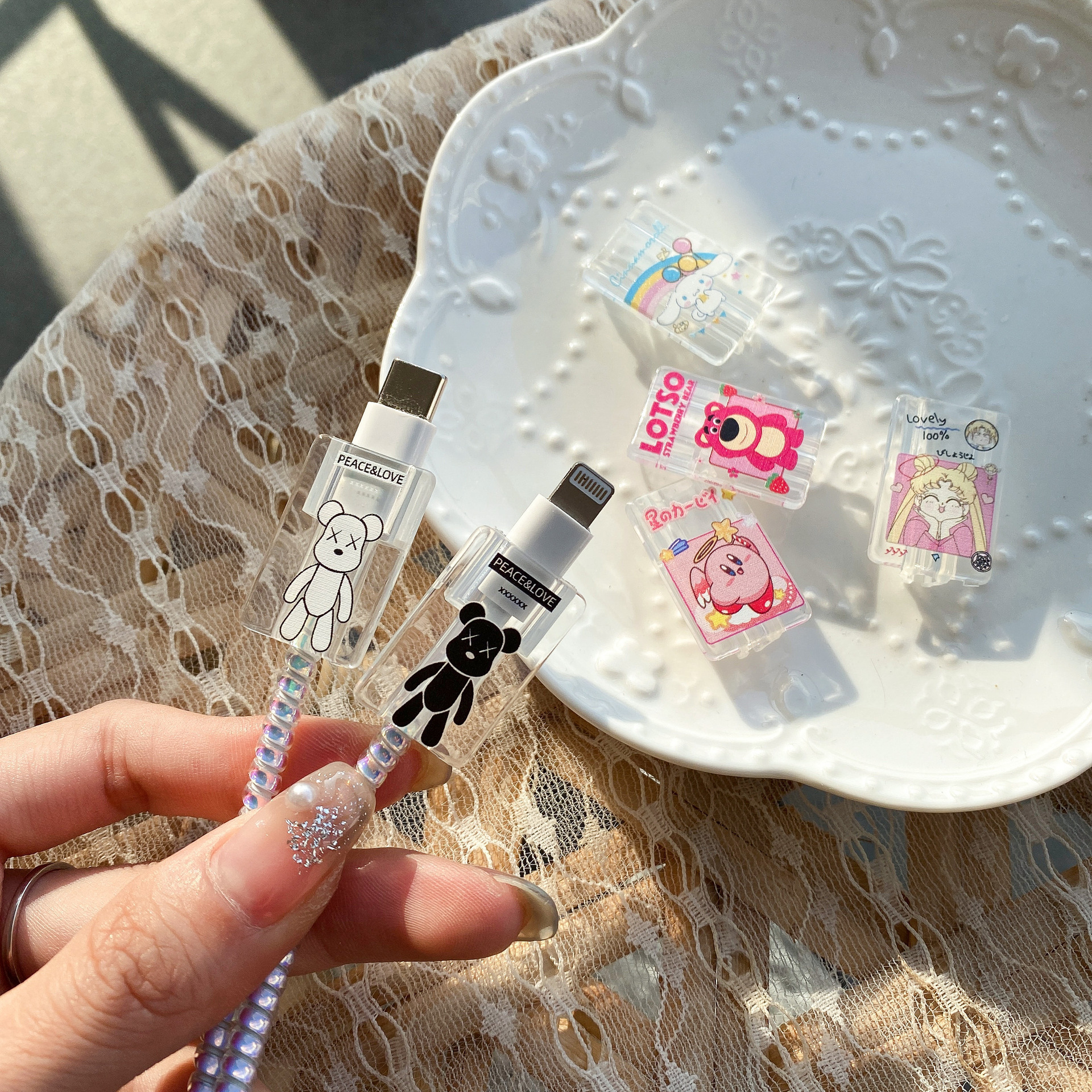 The data cable clamp protective sleeve wire biting device is suitable for Apple, Huawei and Xiaomi cable clamps and charger protective sleeves Application Scenario