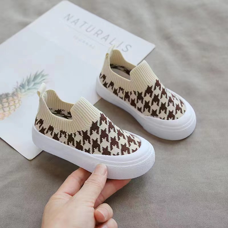 Children's shoes, boys' breathable mesh shoes, summer 2024 new style, spring and autumn children's coconut shoes, children's and girls' sports shoes Specification drawing