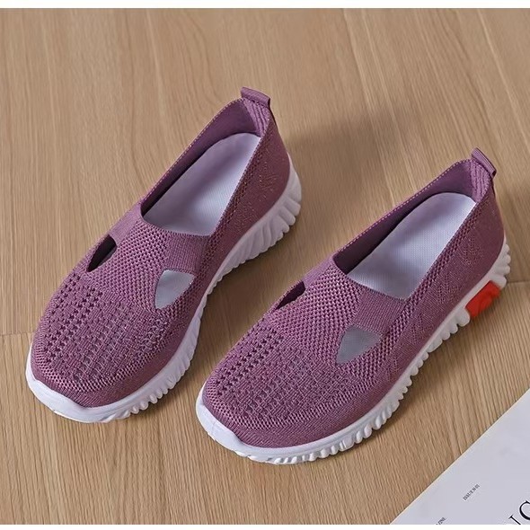 For the spring and autumn of 2024, there are lightweight, comfortable and anti-slip Beijing cloth shoes and women's net shoes for middle-aged and elderly people with a net surface for casual moms details Picture