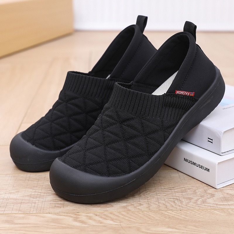 Spring and Autumn's new women's cloth shoes with soft soles and soft surfaces, fashionable mom shoes that can be worn on one foot, light, comfortable and anti-slip work shoes for export Application Scenario