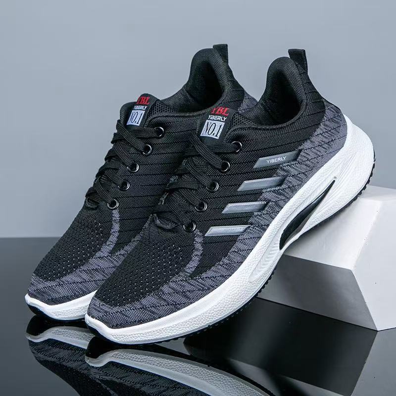 The new men's shoes for 2024 are lightweight and comfortable. They are fashionable and trendy running shoes with soft soles and mesh surfaces full figure
