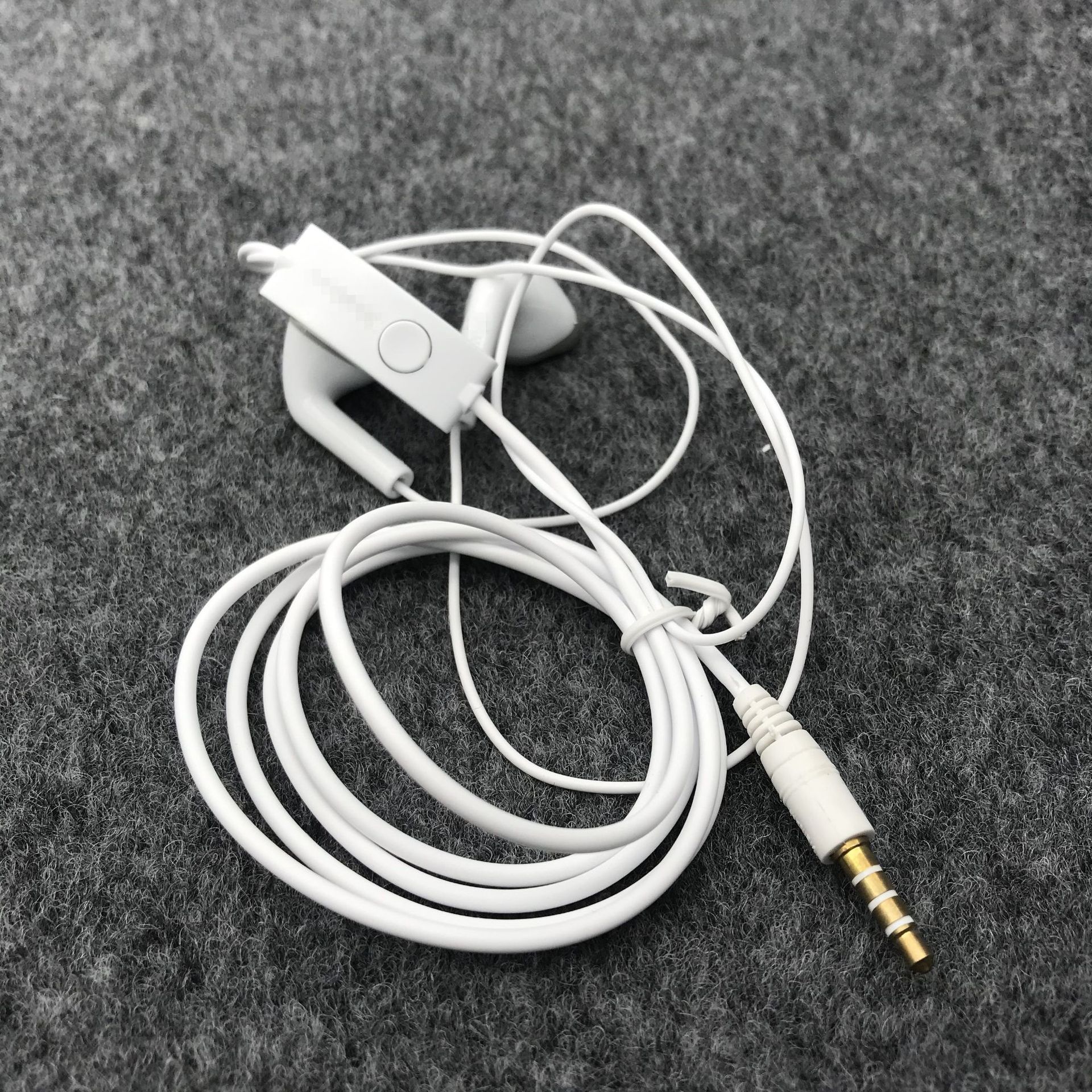 Suitable for Samsung s5830 in-ear line-controlled call headphones and C550 Android in-ear sports headphones with microphone Specification drawing