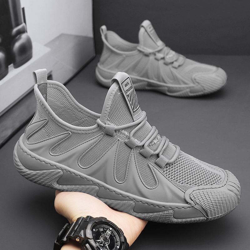 The new men's sports shoes for Spring and Summer 2025 are popular, featuring breathable flying woven running shoes and casual men's shoes details Picture