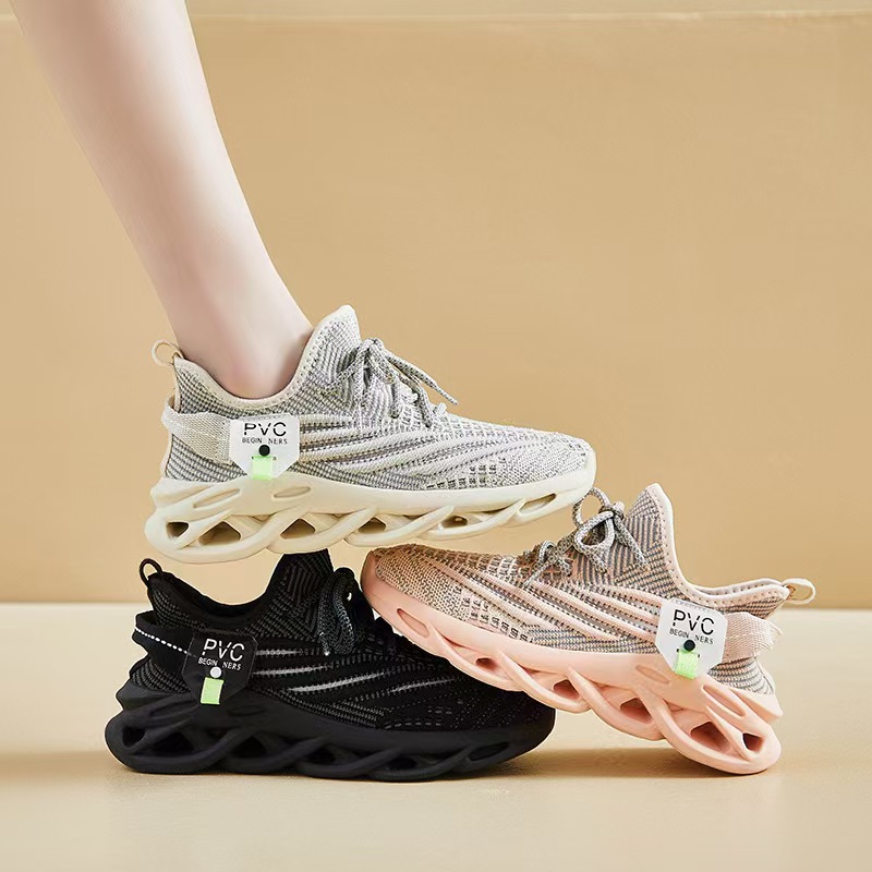 ins Korean version couple style flying woven shoes 2024 Summer new student sports shoes, breathable running casual shoes, lightweight full figure