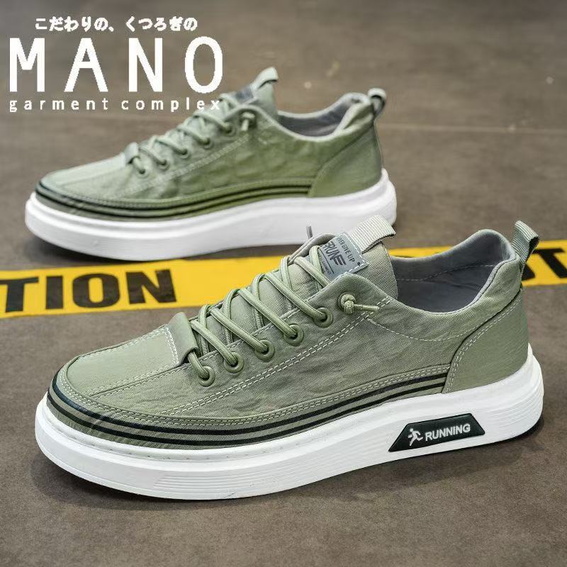 Men's shoes 2025 Summer new breathable leather canvas shoes, trendy and versatile board shoes, lazy casual shoes for men full figure