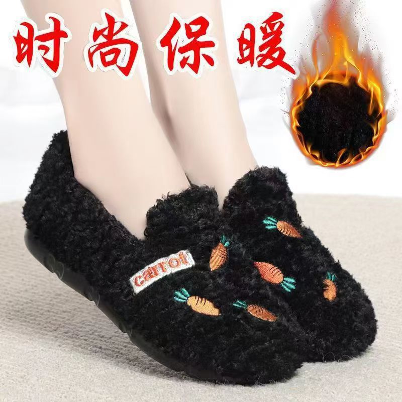 The new winter style of women's bean shoes is versatile. The woolen shoes are fashionable, with added fleece and thickened, anti-slip and comfortable. They are old Beijing women's cotton shoes details Picture