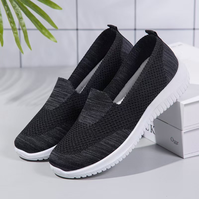 2024 Spring and Autumn New style Old Beijing cloth shoes Women's flying woven breathable sports and casual walking shoes, anti-slip soft-soled running shoes full figure