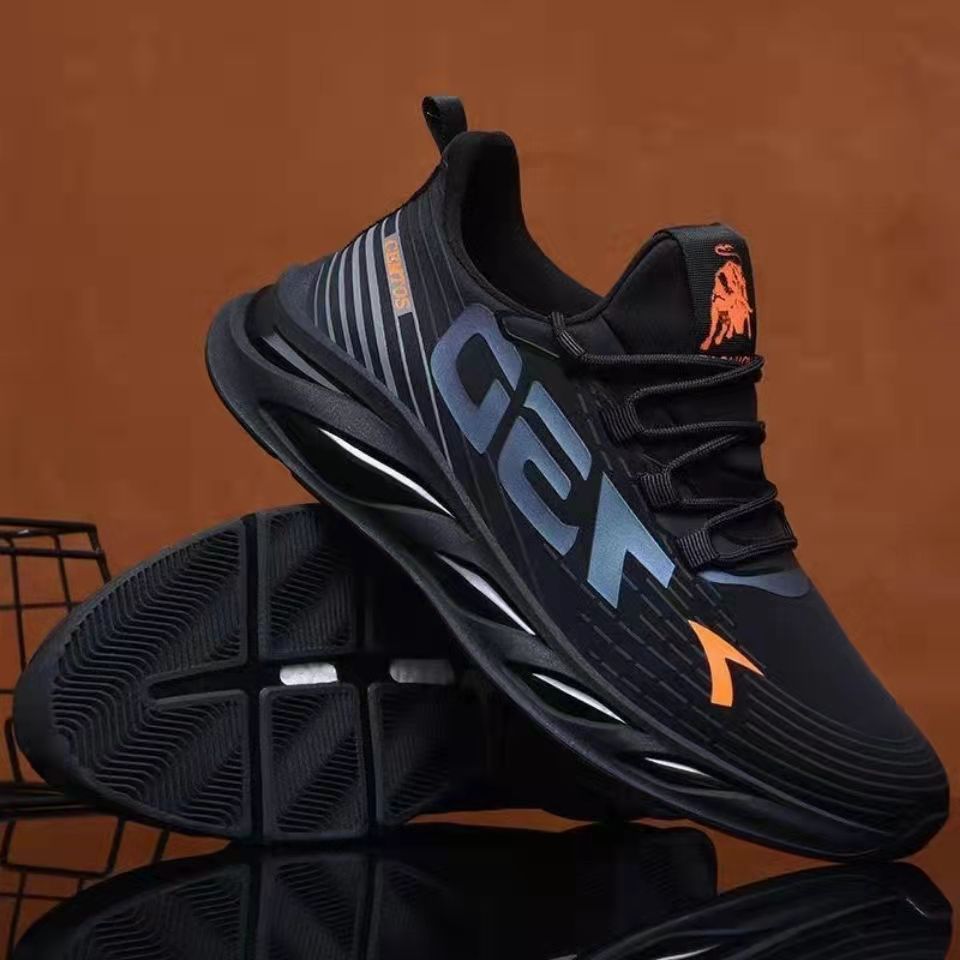 Factory wholesale men's shoes 2025 new style popular men's flying woven sports shoes, soft-soled comfortable running shoes, popular men's shoes full figure