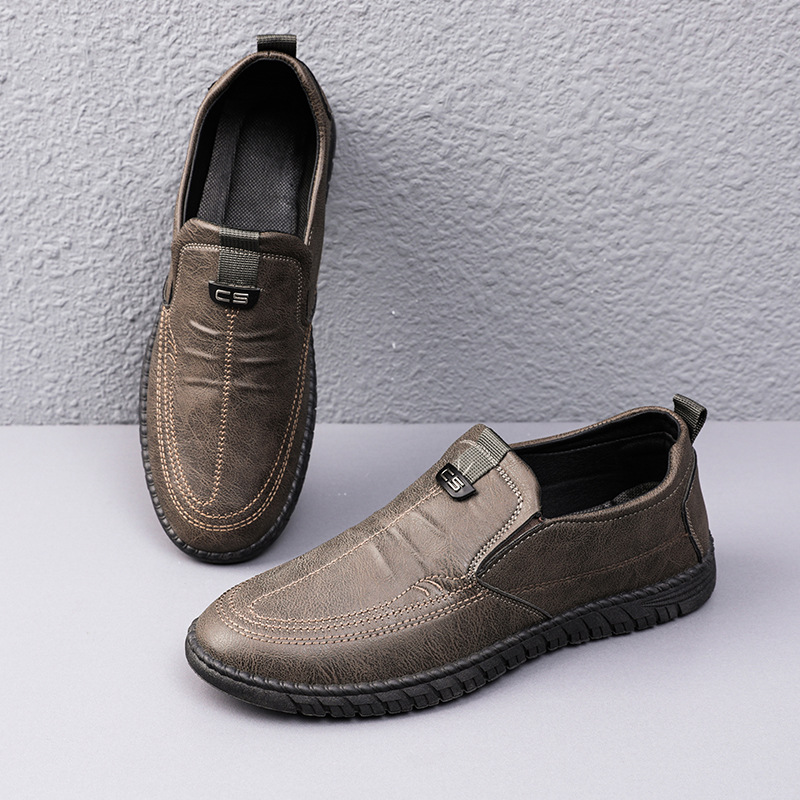 Men's leather shoe manufacturer wholesale 2023 summer new casual shoes, men's soft-soled trendy single shoes, one-step dad shoes Application Scenario